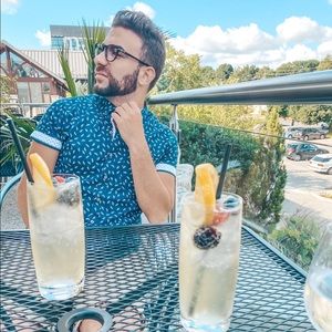 Meet your Posher, Victor